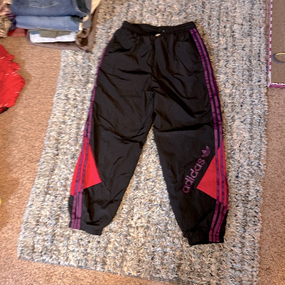 Comfy adidas  joggers  / snow pants! lightly pre loved condition 🩷